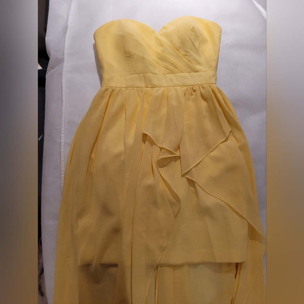 High-low strapless yellow chiffon dress